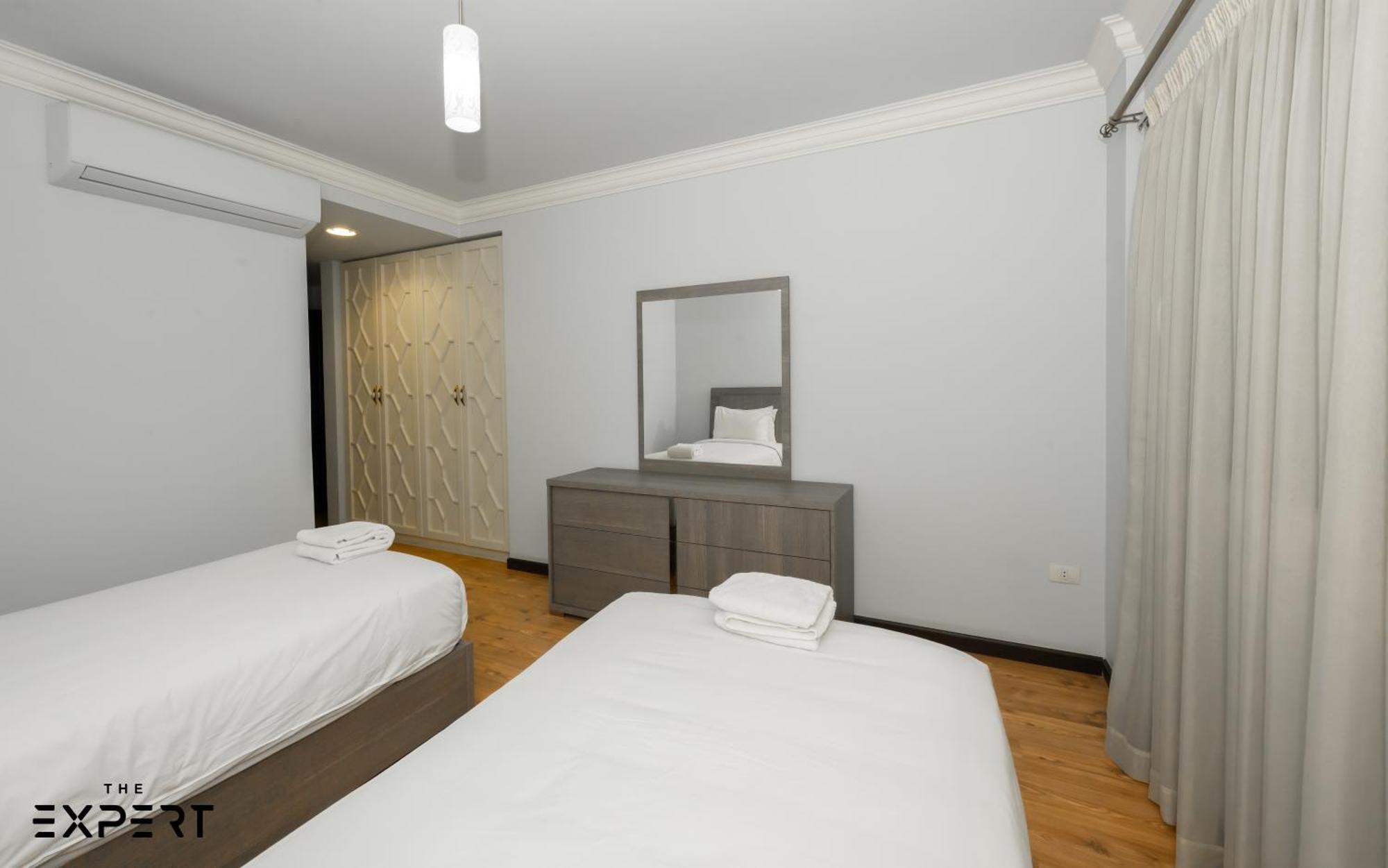 The Expert In Ocean Blue Near Airport Cairo