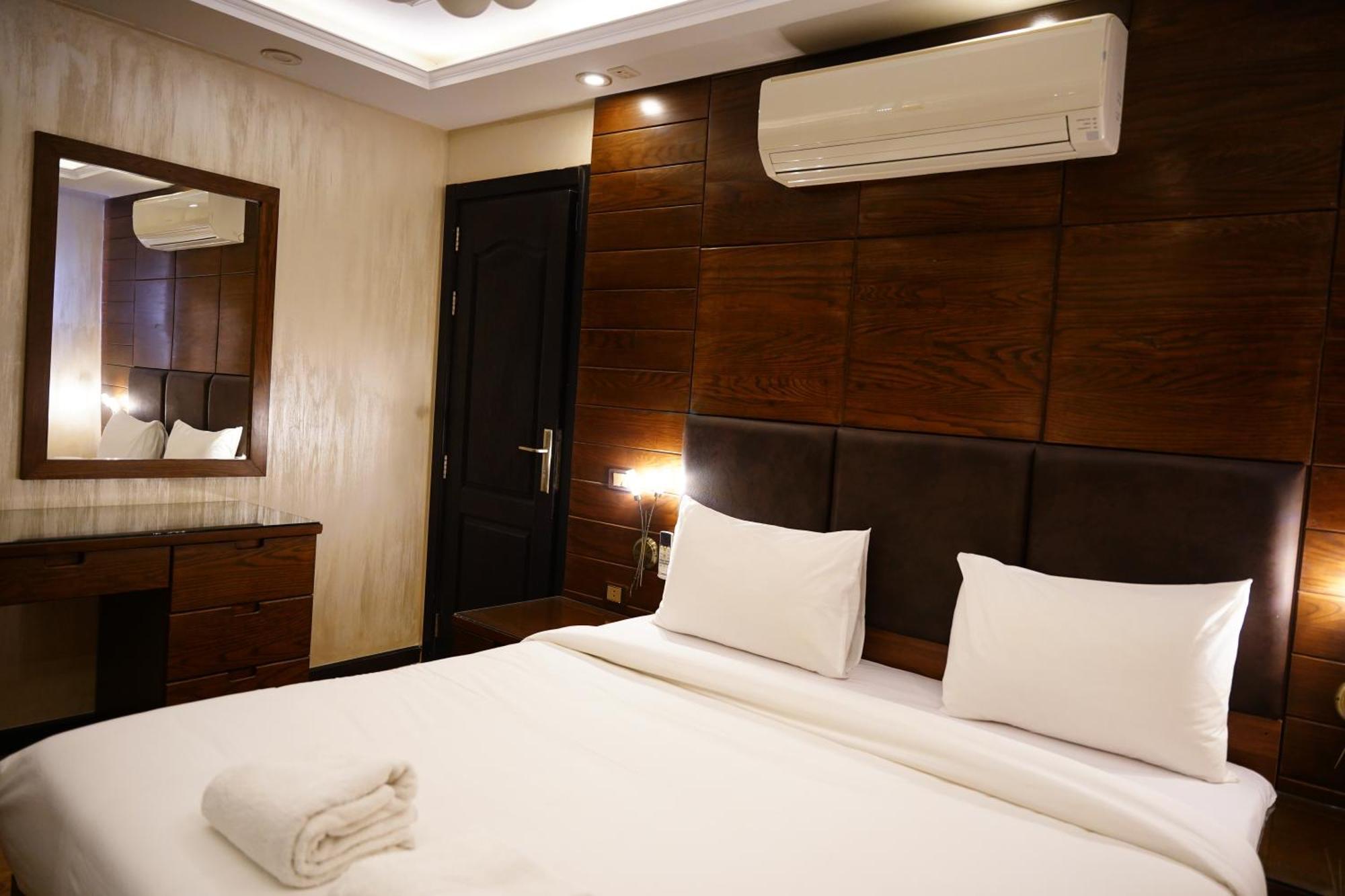 The Expert In Ocean Blue Near Airport Cairo