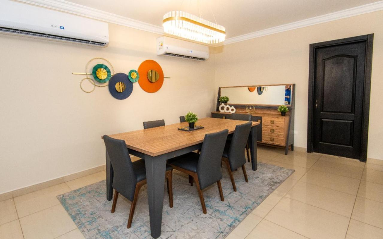 The Expert In Ocean Blue Near Airport Apartment *